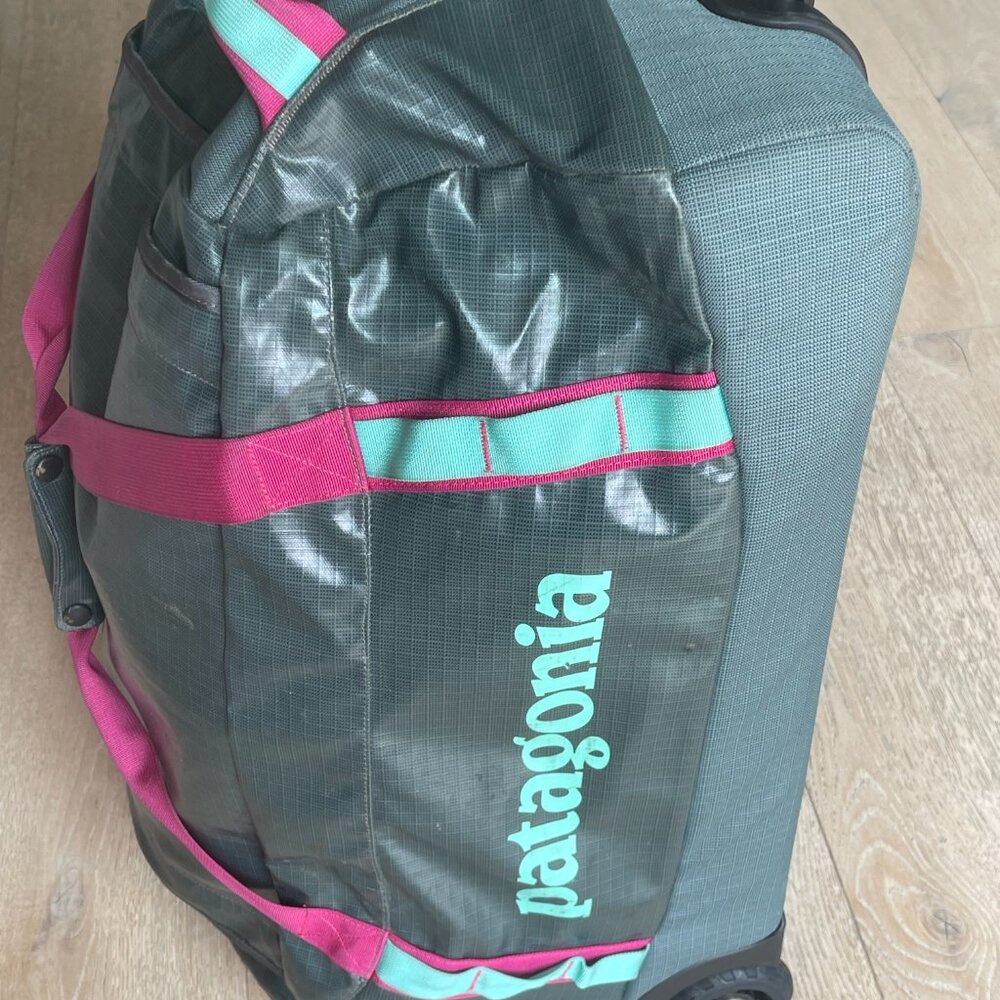 Patagonia Black Hole Wheeled Duffel 70L - 1st Gen (Style 49382) - Picture 6 of 8